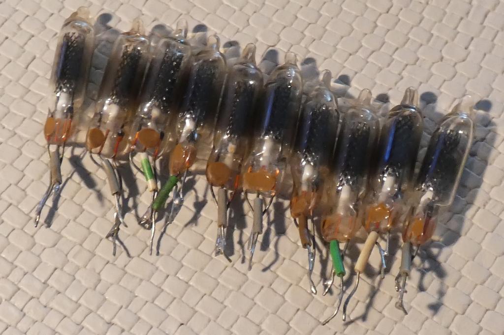 10x ZA1001,  gas diode,  Neon Switching Diode, Philcordia, Ophalen of Verzenden, Gebruikt