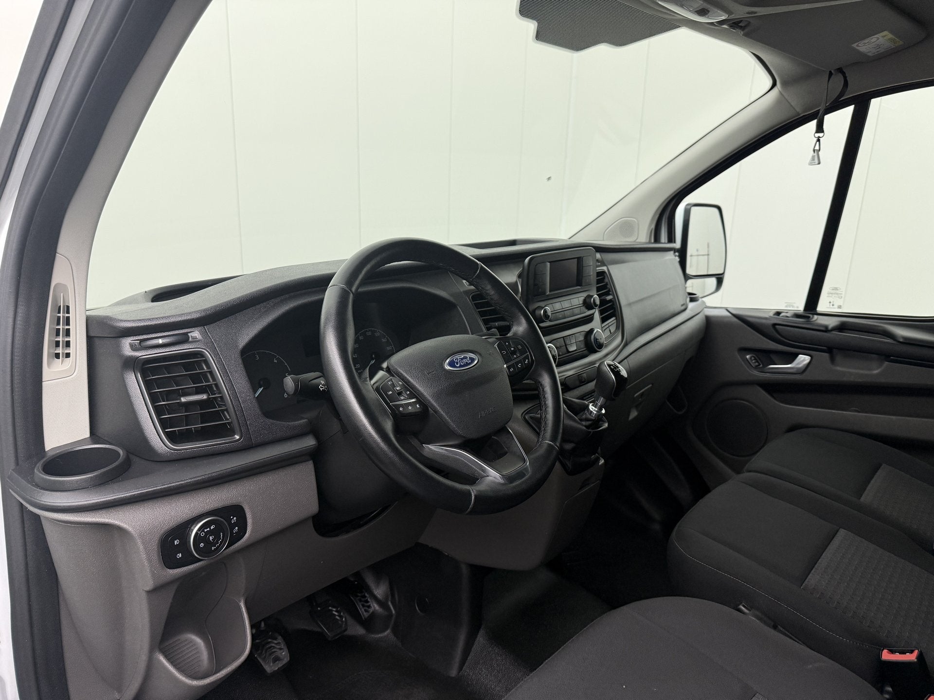 Ford Transit Custom 2.0TDCi Lang | Werkplaatsinrichting | Ai, Voorwielaandrijving, Dealer onderhouden, Gebruikt, 4 cilinders
