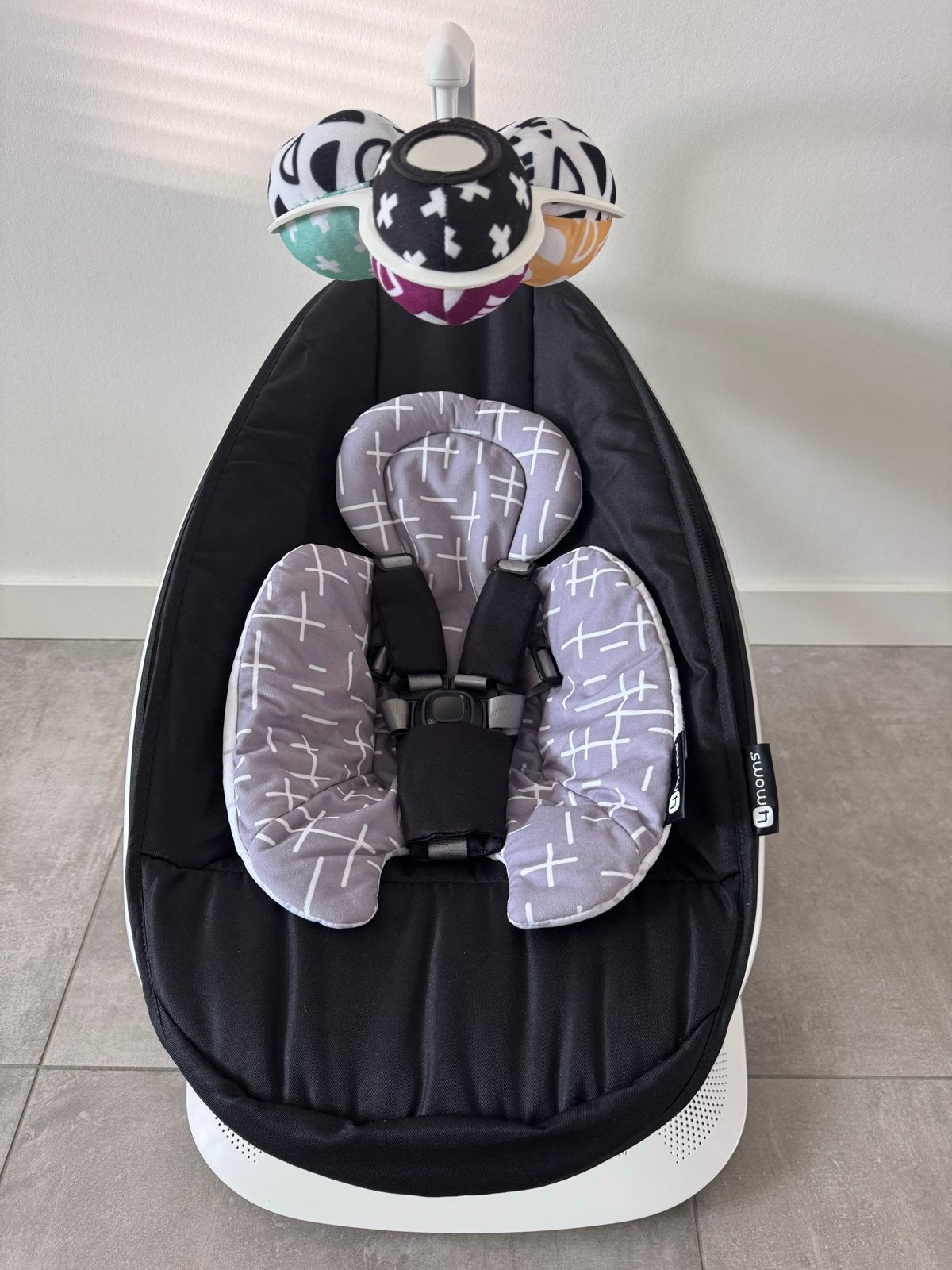 4moms mamaRoo 5 babywipper met baby inleg en speelboog, Ophalen, Zo goed als nieuw