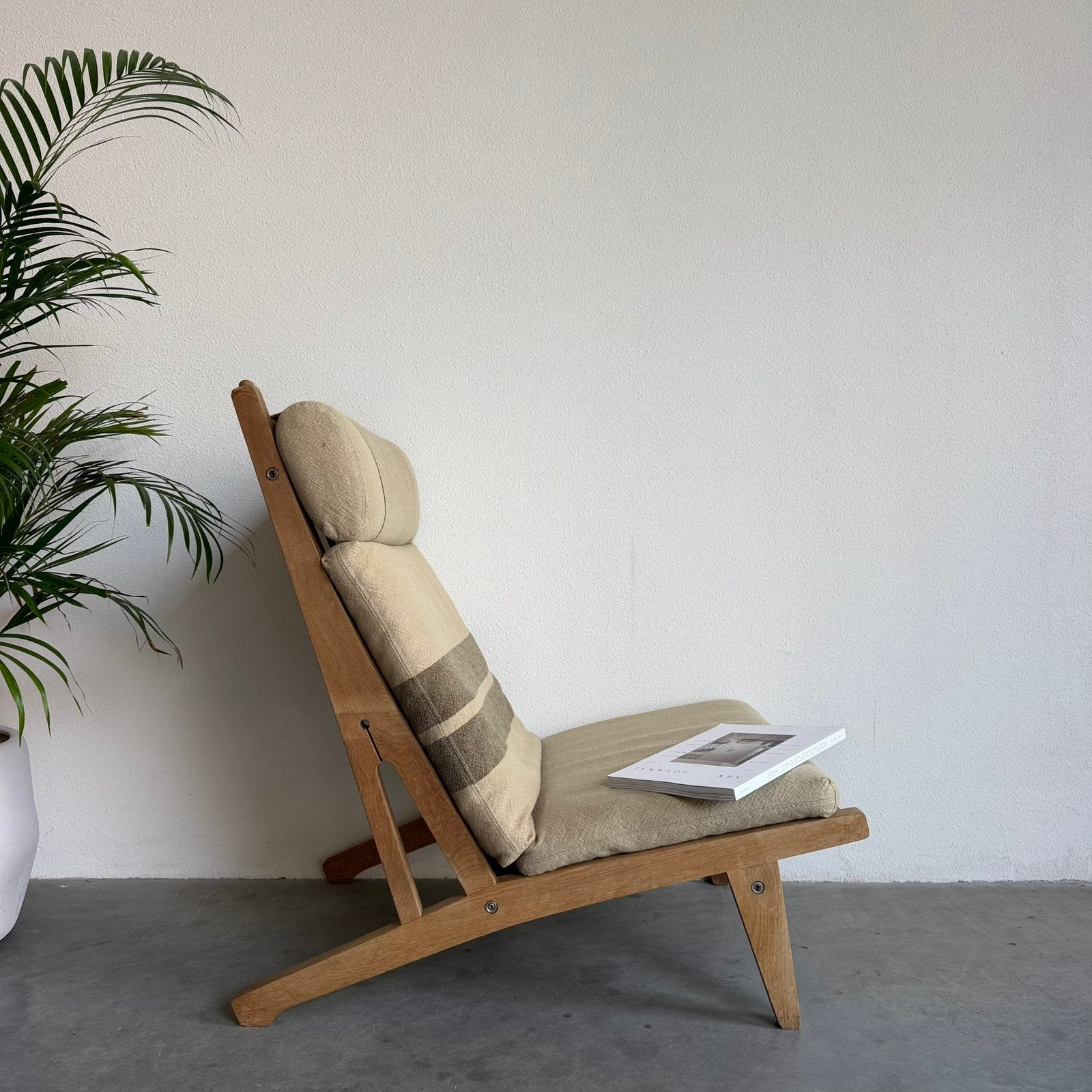 VINTAGE | HANS WEGNER | GETAMA | FAUTEUIL | EIKEN | GE375, Gebruikt, Deens design - vintage, Minder dan 75 cm, Ophalen of Verzenden
