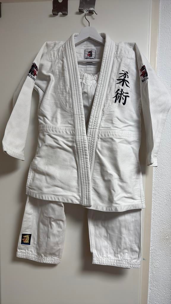 Judo of jiu jitsui pak maat 150, Sport en Fitness, Maat XS of kleiner, Ophalen of Verzenden, Zo goed als nieuw, Vechtsportkleding