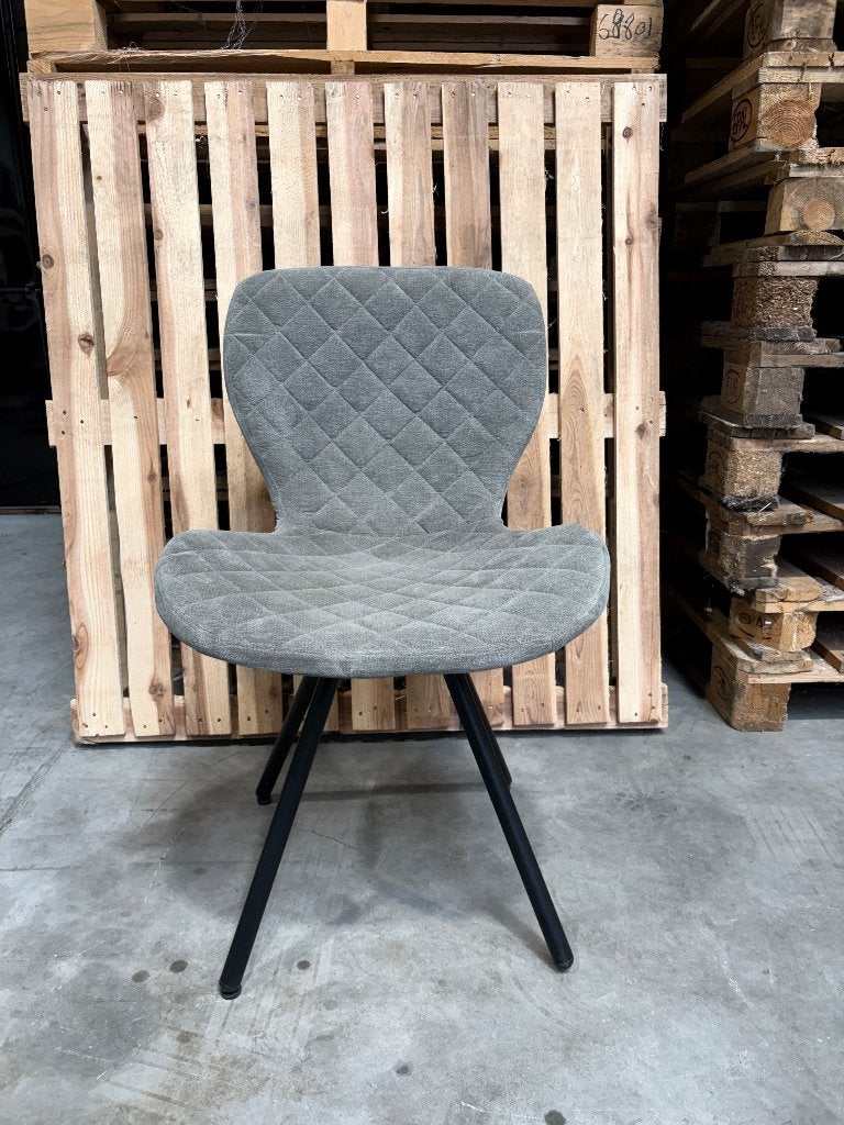 Comfortabele en stevige stoel in nette staat, Huis en Inrichting, Ophalen, Zo goed als nieuw, Metaal, Eén