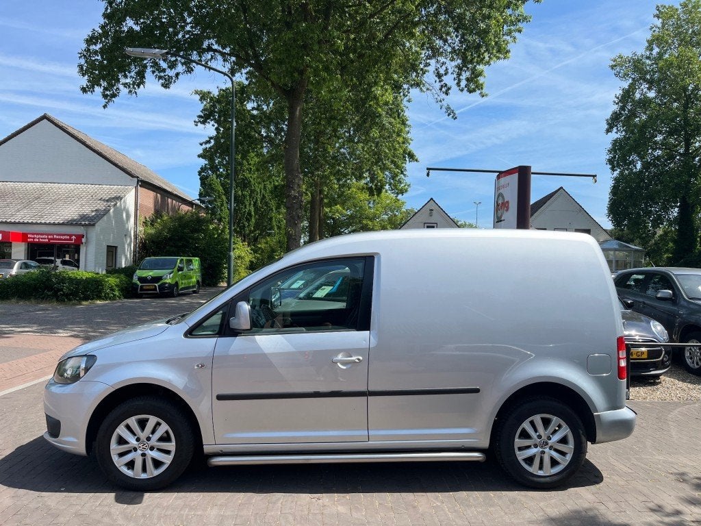 Volkswagen CADDY 1.6 TDI / CARPLAY / TREKHAAK / AIRCO / CRUI, Auto's, 74 pk, Startonderbreker, 4 cilinders, Volkswagen
