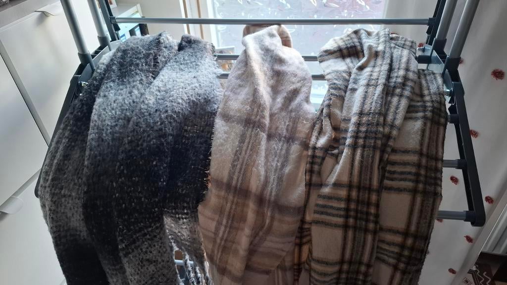 Sjalen winter/lente - 1 dikke en 2 dunne, Kleding | Dames, Mutsen, Sjaals en Handschoenen, Ophalen, Onbekend, Maat 36 (S), Sjaal