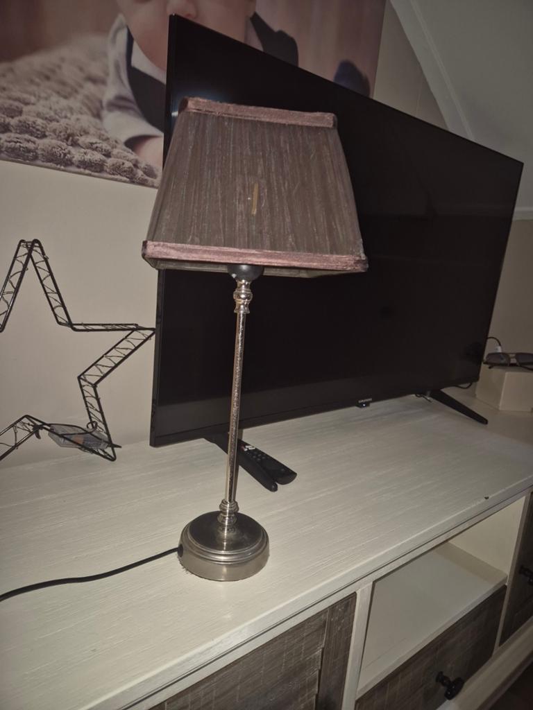 Stijlvolle tafellamp met stoffen kap, Gebruikt, Klassiek, Ophalen of Verzenden, Stof