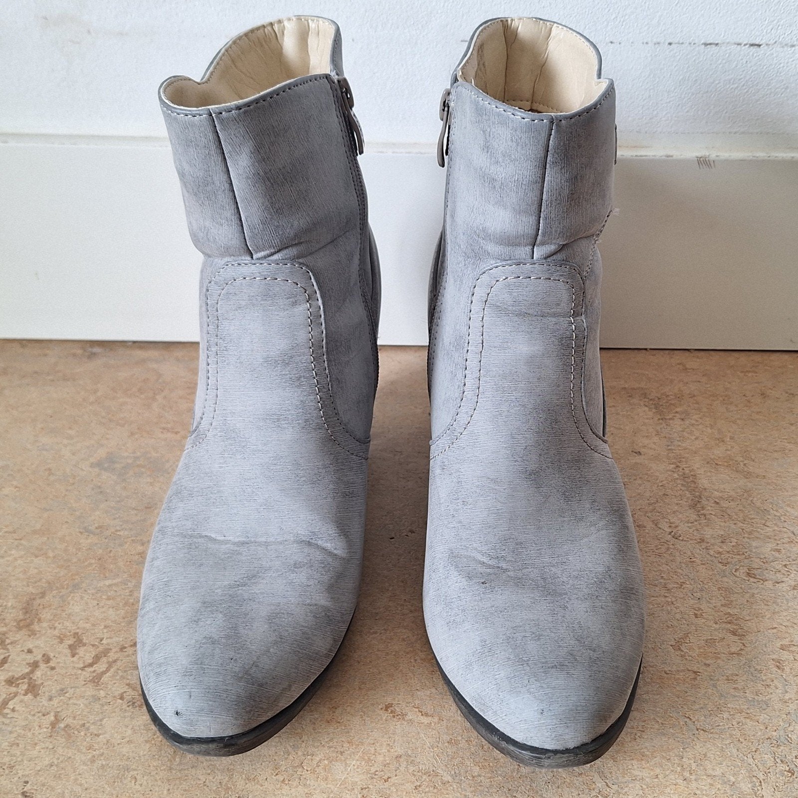 Fabuleus Fabs enkellaarzen maat 38, Kleding | Dames, Lage of Enkellaarzen, Ophalen of Verzenden, Grijs, Fabs®