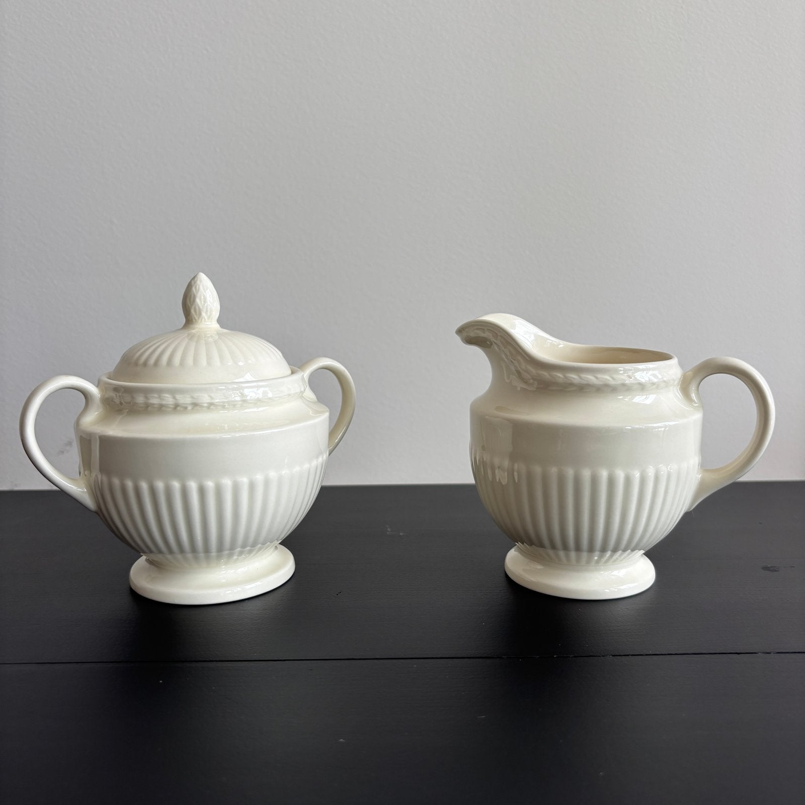 Wedgwood Edme suikerpot en melkkan, Kan, Klassiek, Ophalen of Verzenden, Zo goed als nieuw