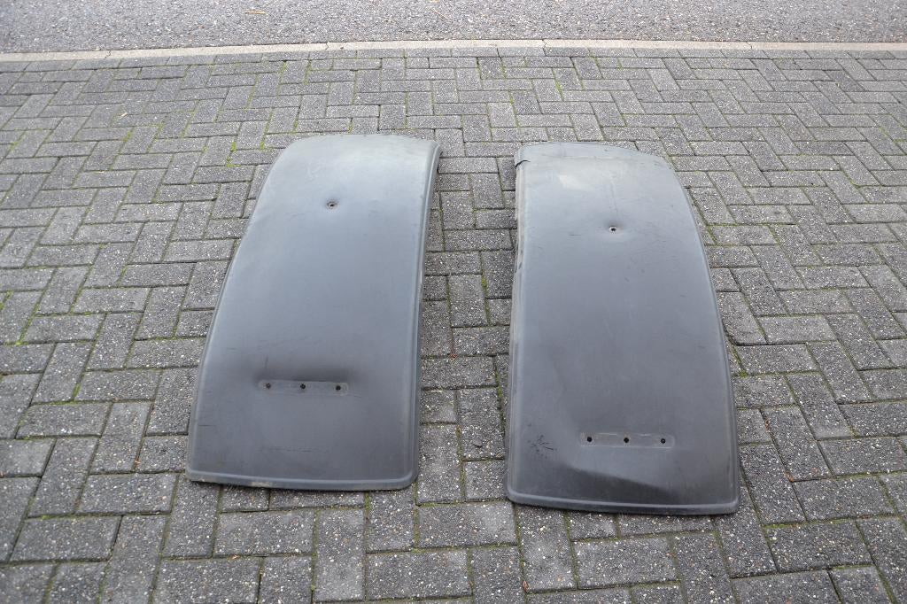 2 kunststof Fendt trekker spatborden, Ophalen, Gebruikt, Links, Spatbord