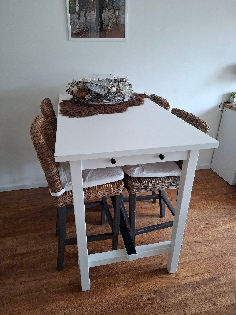 Bartafel met 4 krukken, Ophalen, Gebruikt