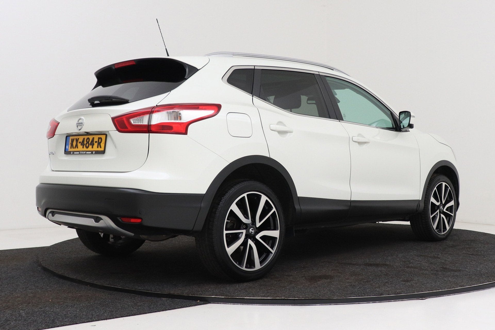 Nissan Qashqai 1.6 Tekna | Org NL | 360 Camera | Pano | Dode, Voorwielaandrijving, Automatische klimaatregeling, 1618 cc, Gebruikt