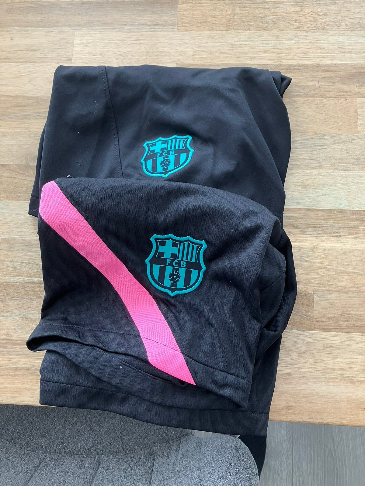 2 FCB broekjes maat XS en S, Maat XS of kleiner, Ophalen of Verzenden, Zo goed als nieuw, Shirt