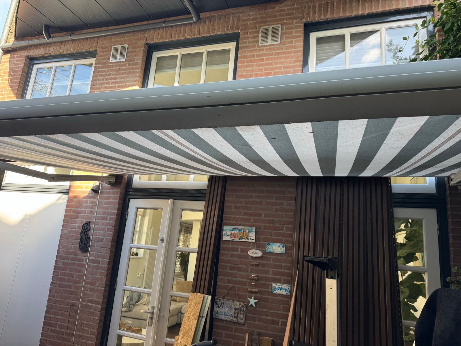 Knikarmscherm - Grijs/Wit gestreept zonnescherm, Ophalen, Gebruikt, 450 cm of meer, 150 tot 300 cm