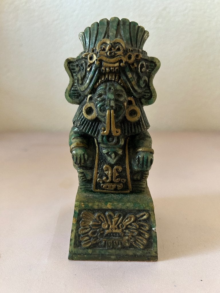 Vintage Mexicaans beeldje precolumbiaanse stijl groen goud, Steen/keramiek, Mexico, Ophalen of Verzenden, Groen