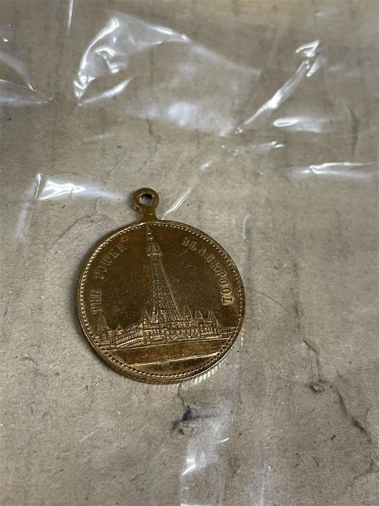 medaille - Blackpool Tower and the big wheel medal, Postzegels en Munten, Penningen en Medailles, Ophalen of Verzenden, Overige materialen