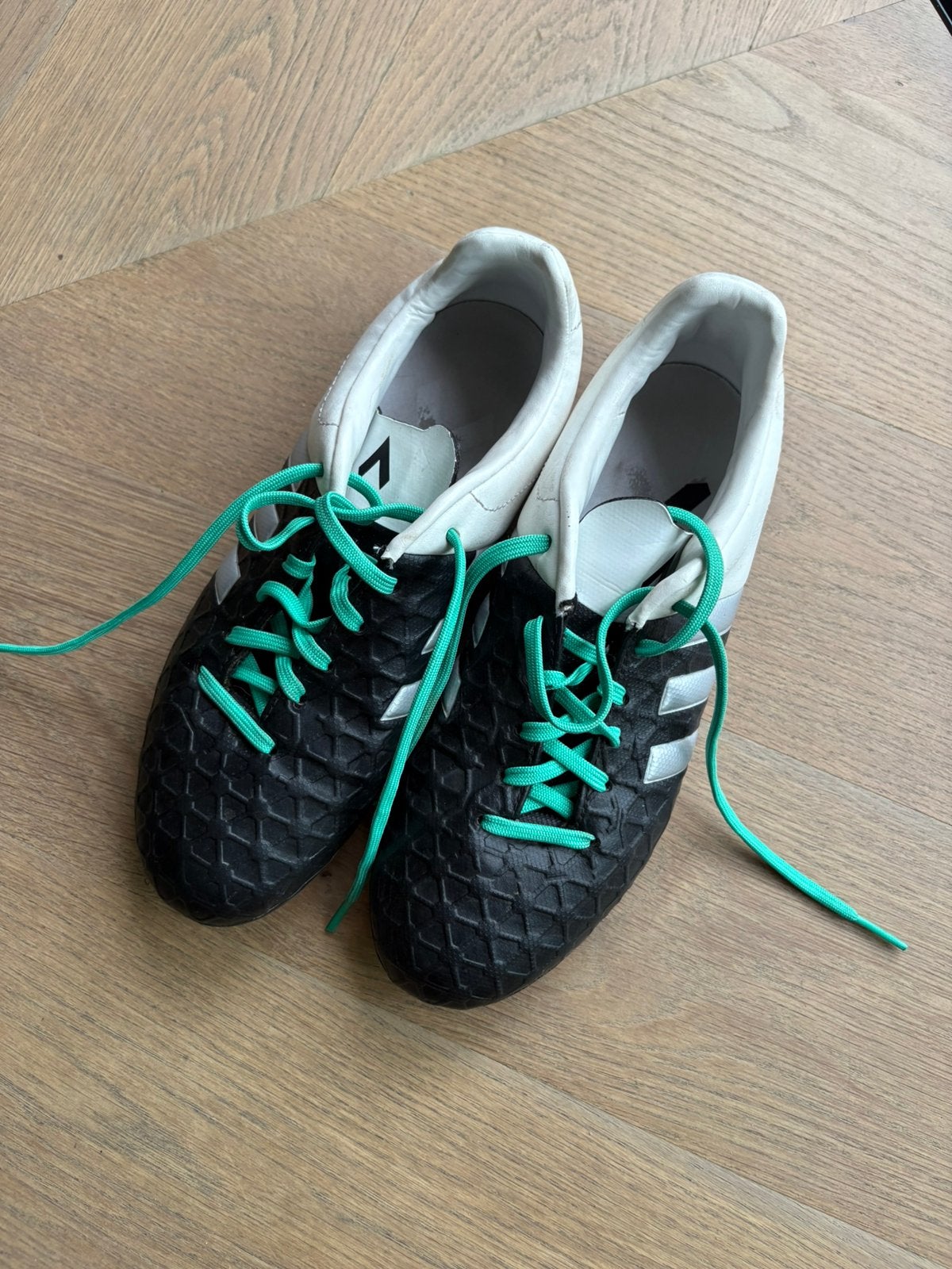 Voetbalschoenen | Adidas | maat 38 | heren | jongens | dames, Ophalen of Verzenden, Zo goed als nieuw, Overige typen, Adidas