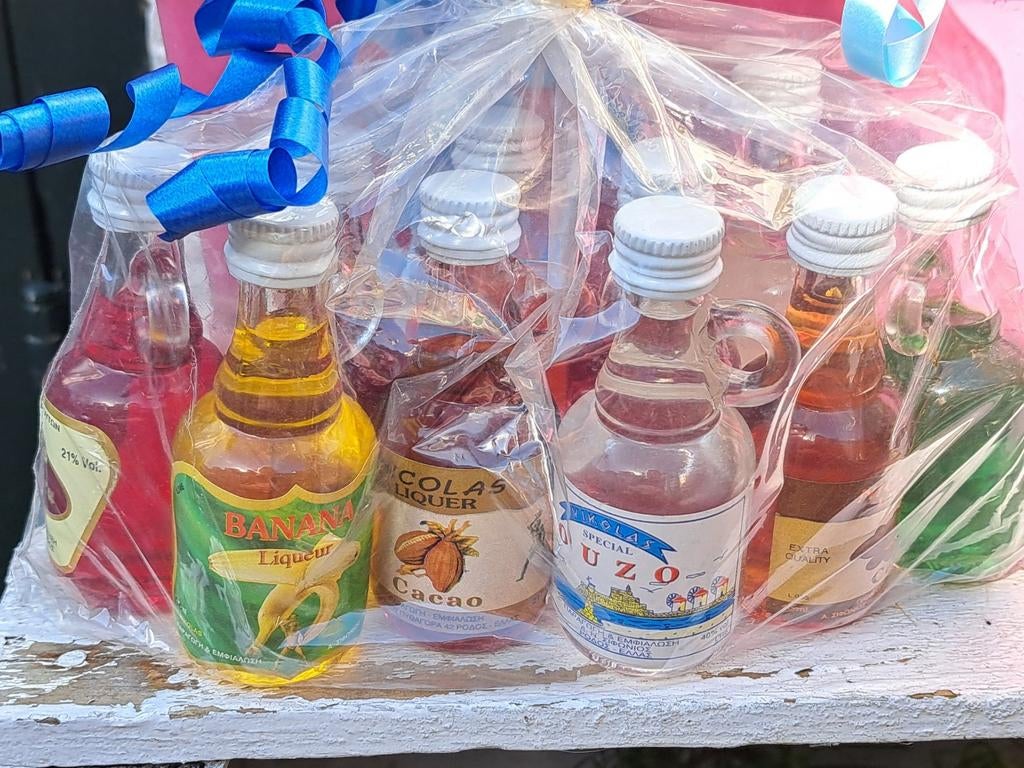 10 Mini drankflesjes met handvat, 40ml. Diverse likeurtjes., Ophalen, Overige gebieden, Overige typen, Nieuw