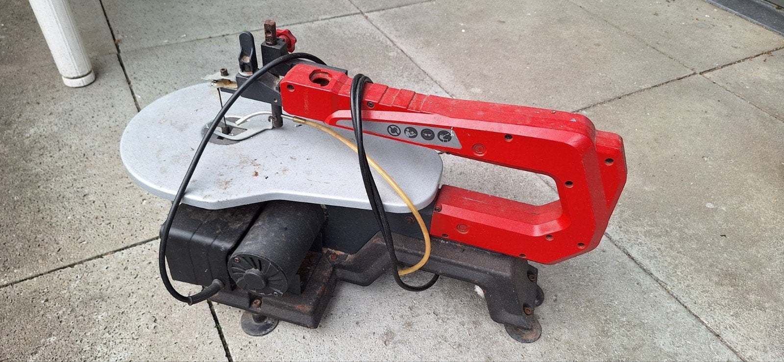 Zaagmachine merk Einhell, Ophalen