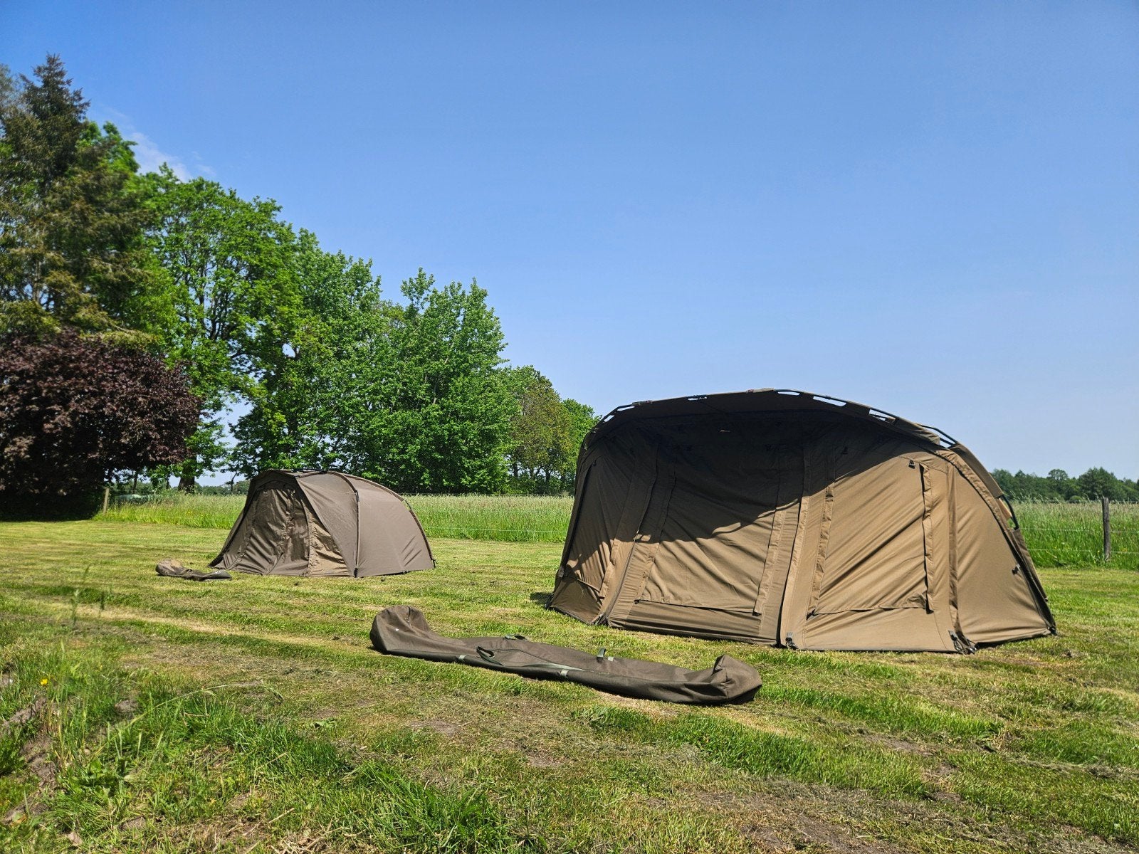 trakker tempest en jrc extreme tx2 karpertenten te koop, Watersport en Boten, Hengelsport | Karpervissen, Ophalen, Zo goed als nieuw