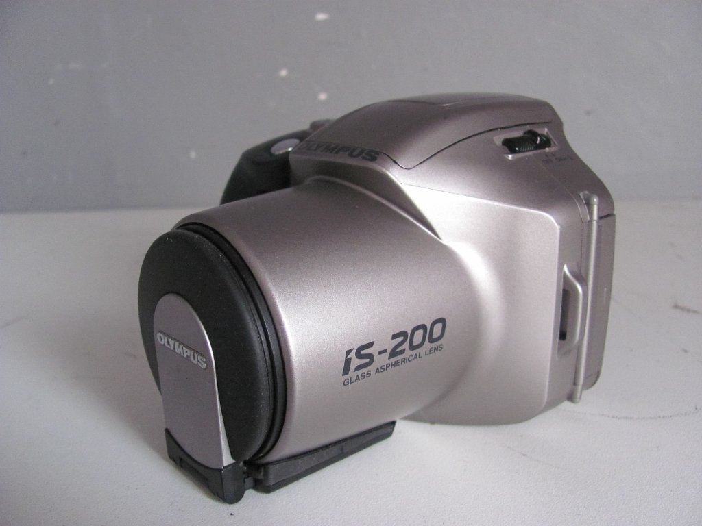 Olympus analoge camera de IS -200  glass aspherical lens, Audio, Tv en Foto, Fotocamera's Analoog, Ophalen of Verzenden, Zo goed als nieuw