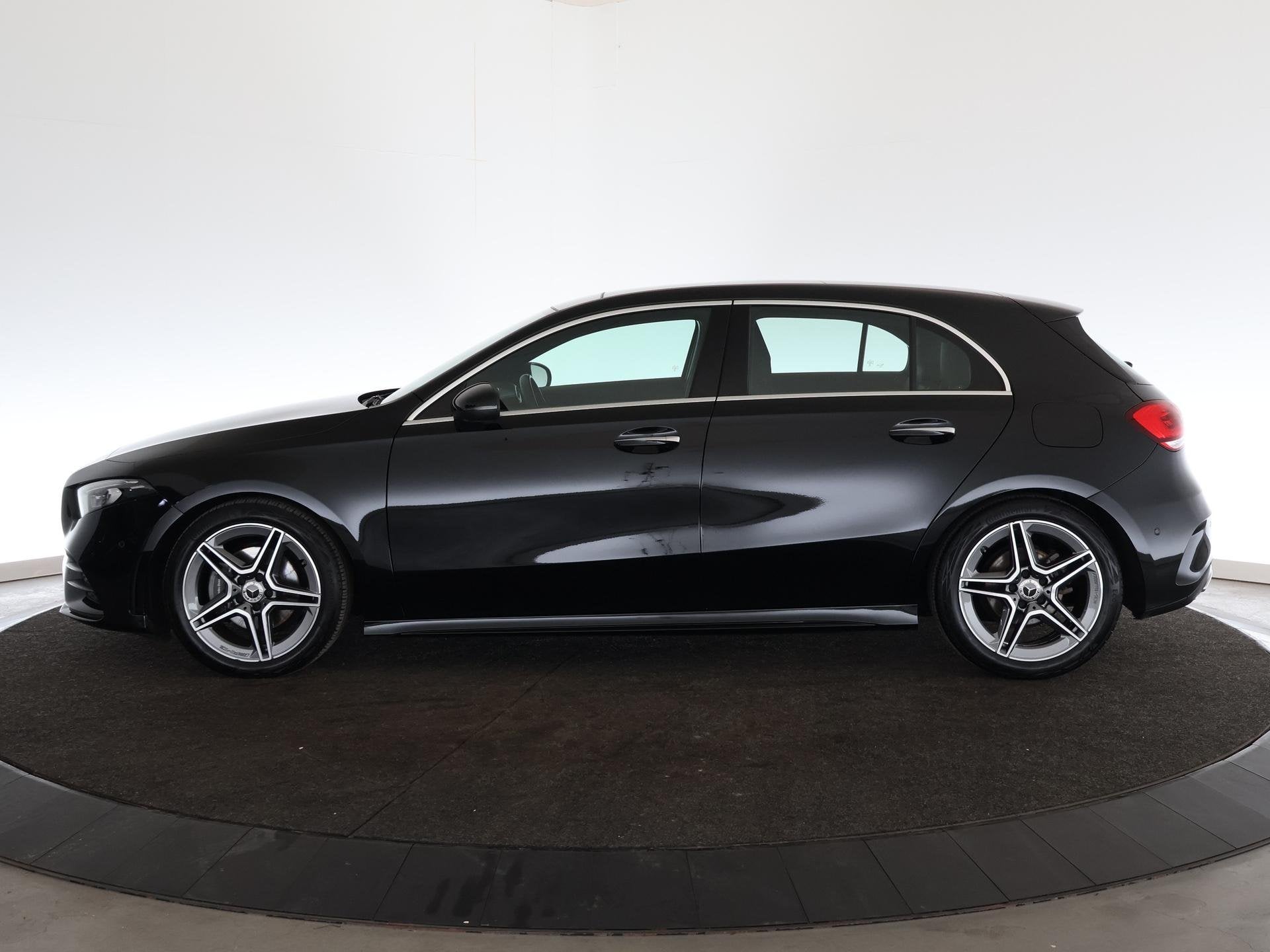 Mercedes-Benz A-klasse 180 Premium Plus AMG AUTOMAAT | PANOR, 12 maanden, 136 pk, Gebruikt, 4 cilinders