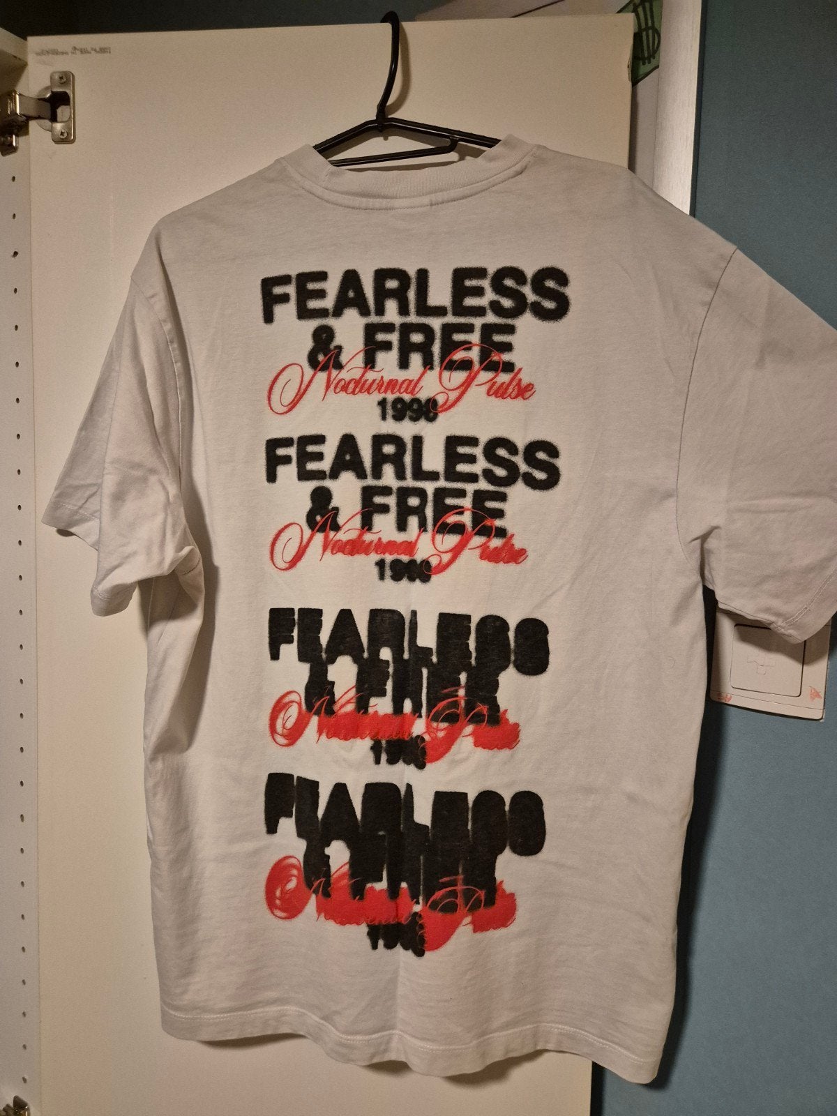 Bershka T-shirt met grafische print - Maat M, Kleding | Heren, T-shirts, Ophalen of Verzenden
