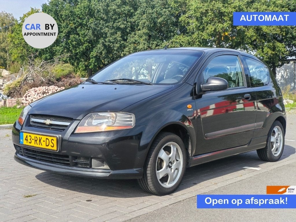 Chevrolet Kalos 1.4 AUTOMAAT AIRCO APK 2005 TOP ONDERHOUDEN, Auto's, 40 €/maand, 4 cilinders, Zwart, Bedrijf