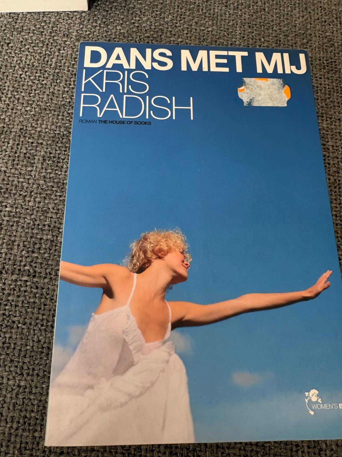 Dans met mij - Kris Radish (Roman), Ophalen of Verzenden, Gelezen, Nederland