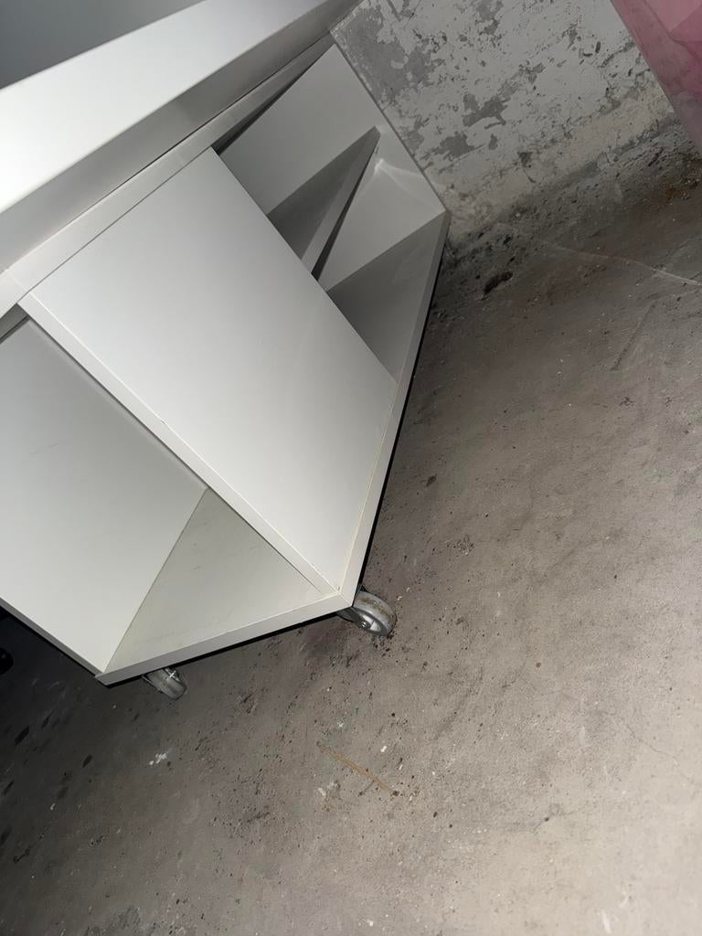 IKEA salontafel wit wielen, Ophalen, 100 tot 150 cm, 50 tot 100 cm, Zo goed als nieuw