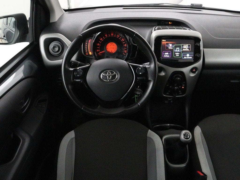 Toyota Aygo 1.0 VVT-i x-play | Camera | Cruise control | Air, Voorwielaandrijving, Stof, Gebruikt, Euro 6