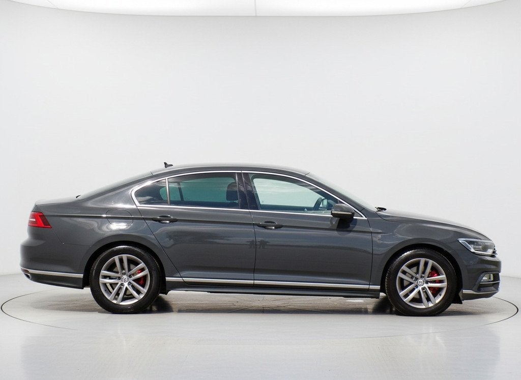 Volkswagen Passat 1.4 TSI Highline Business R|LED|ACC|DSG|BT, Auto's, 125 pk, Gebruikt, 4 cilinders, Origineel Nederlands