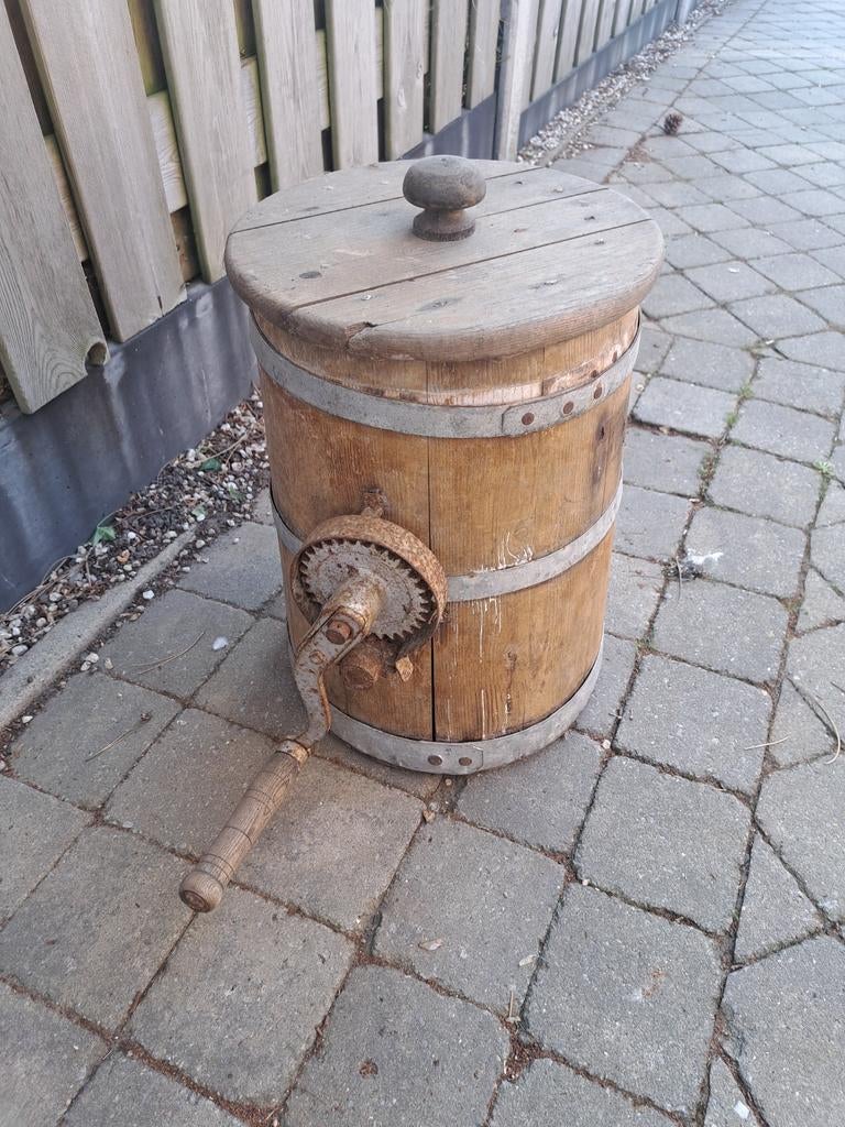 Antieke houten karnton, Ophalen