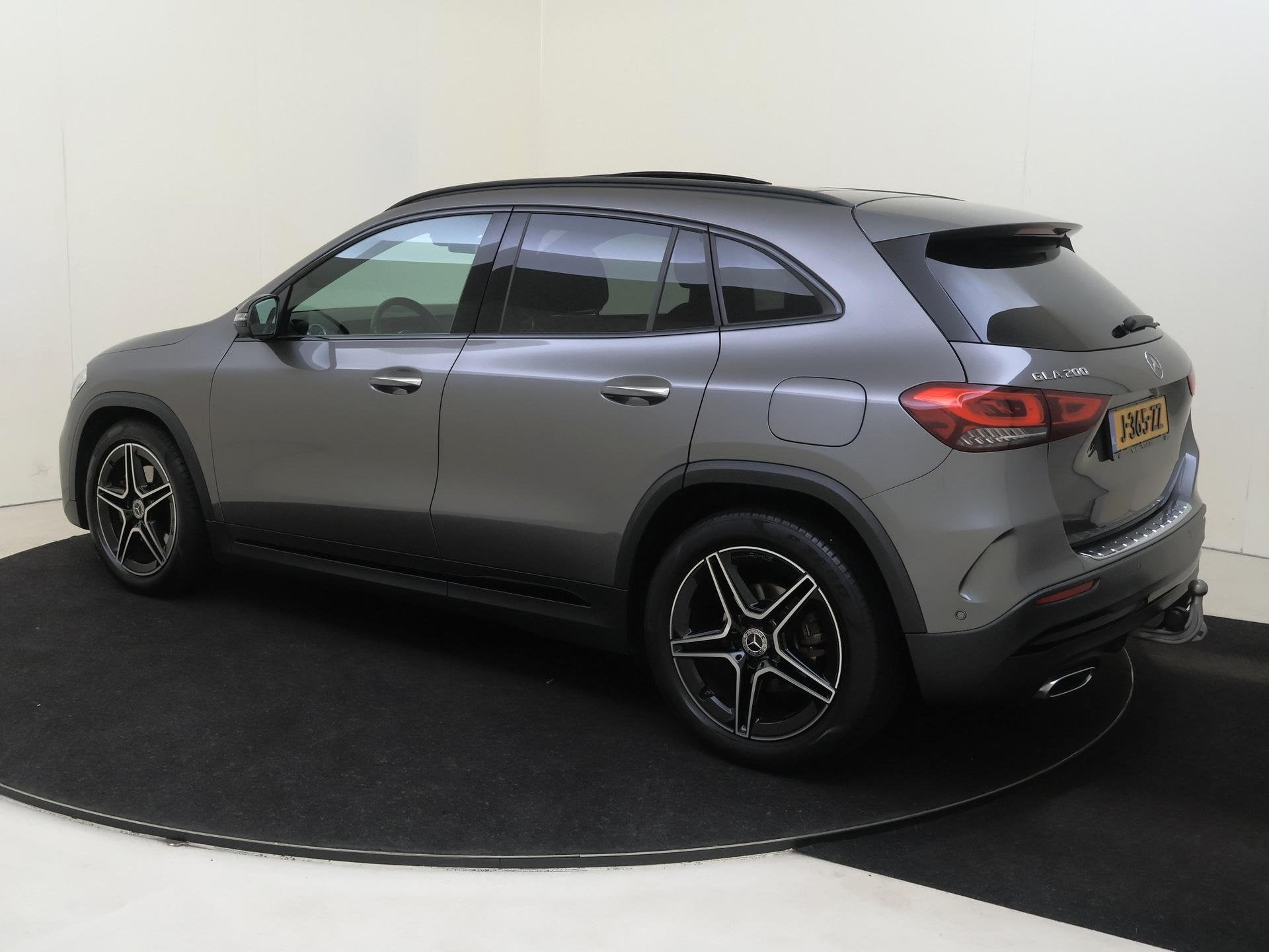 Mercedes-Benz GLA-klasse 200 Business Solution AMG / Panoram, Auto's, Automatische klimaatregeling, 4 cilinders, Leder en Stof