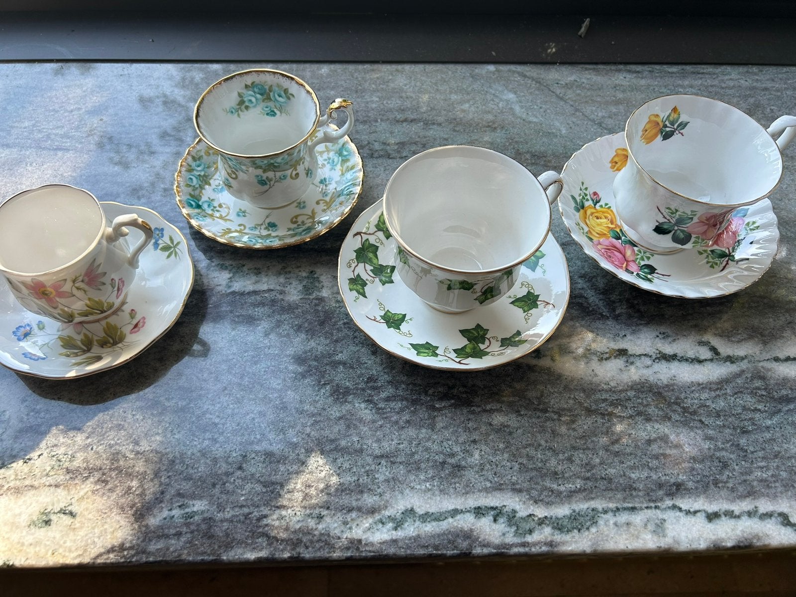 Richmond, Royal Albert en Colclough kop en schotel, Ophalen