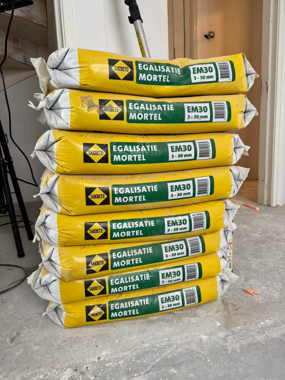 Egalisatie mortel 3-30mm Sakrete, Doe-het-zelf en Verbouw, Overige materialen, Nieuw, 15 m² of meer, Ophalen