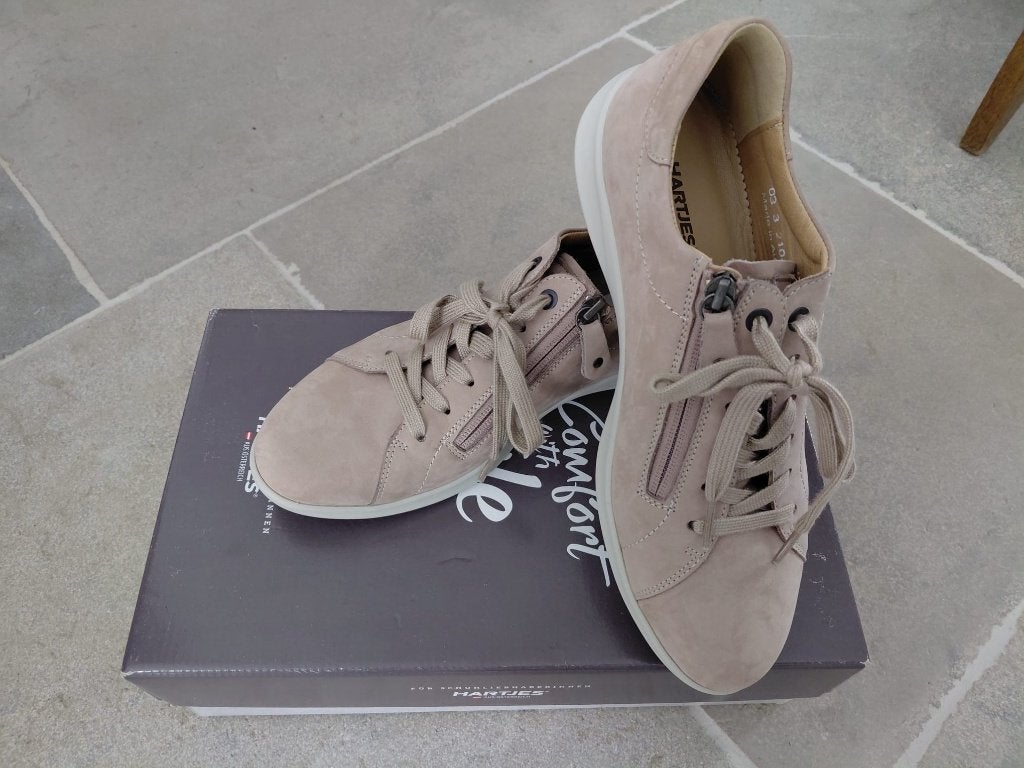 Hartjes Goa nubuc schoenen, Beige, Nieuw, Ophalen of Verzenden, Sneakers of Gympen