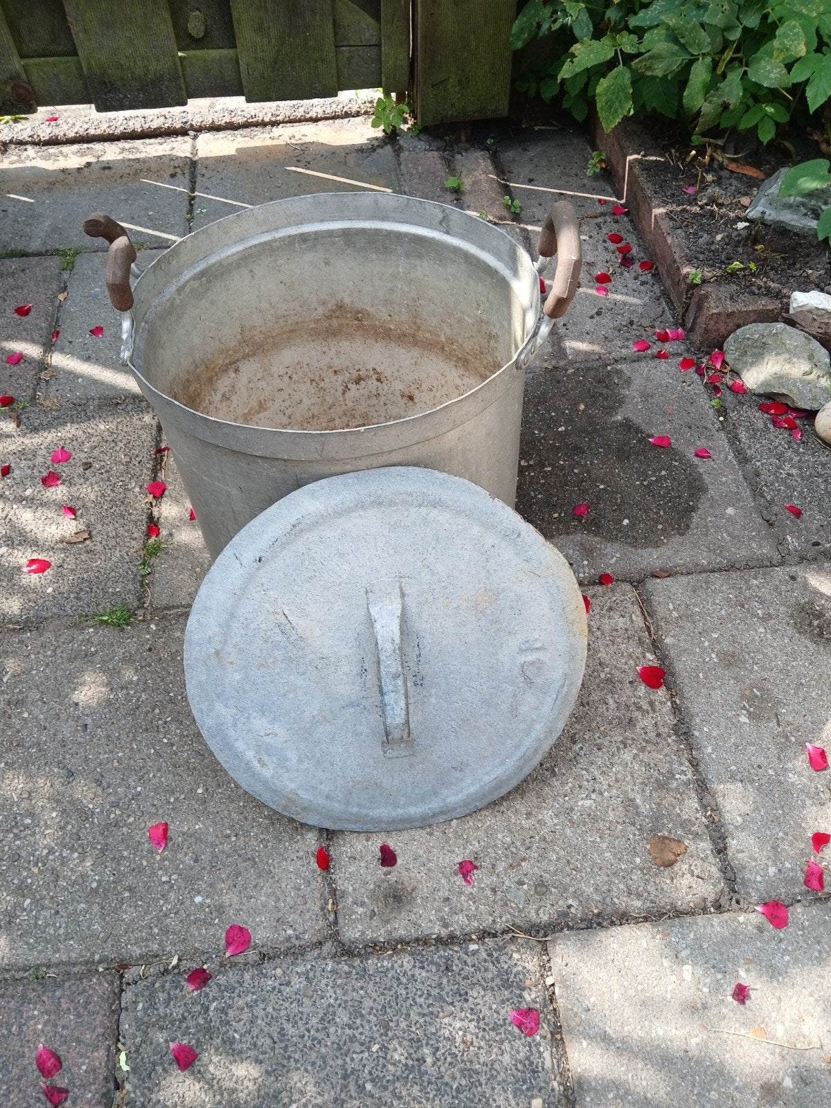 Antieke/oude aluminium pan met deksel . Bieden vanaf € 10,=, Ophalen of Verzenden