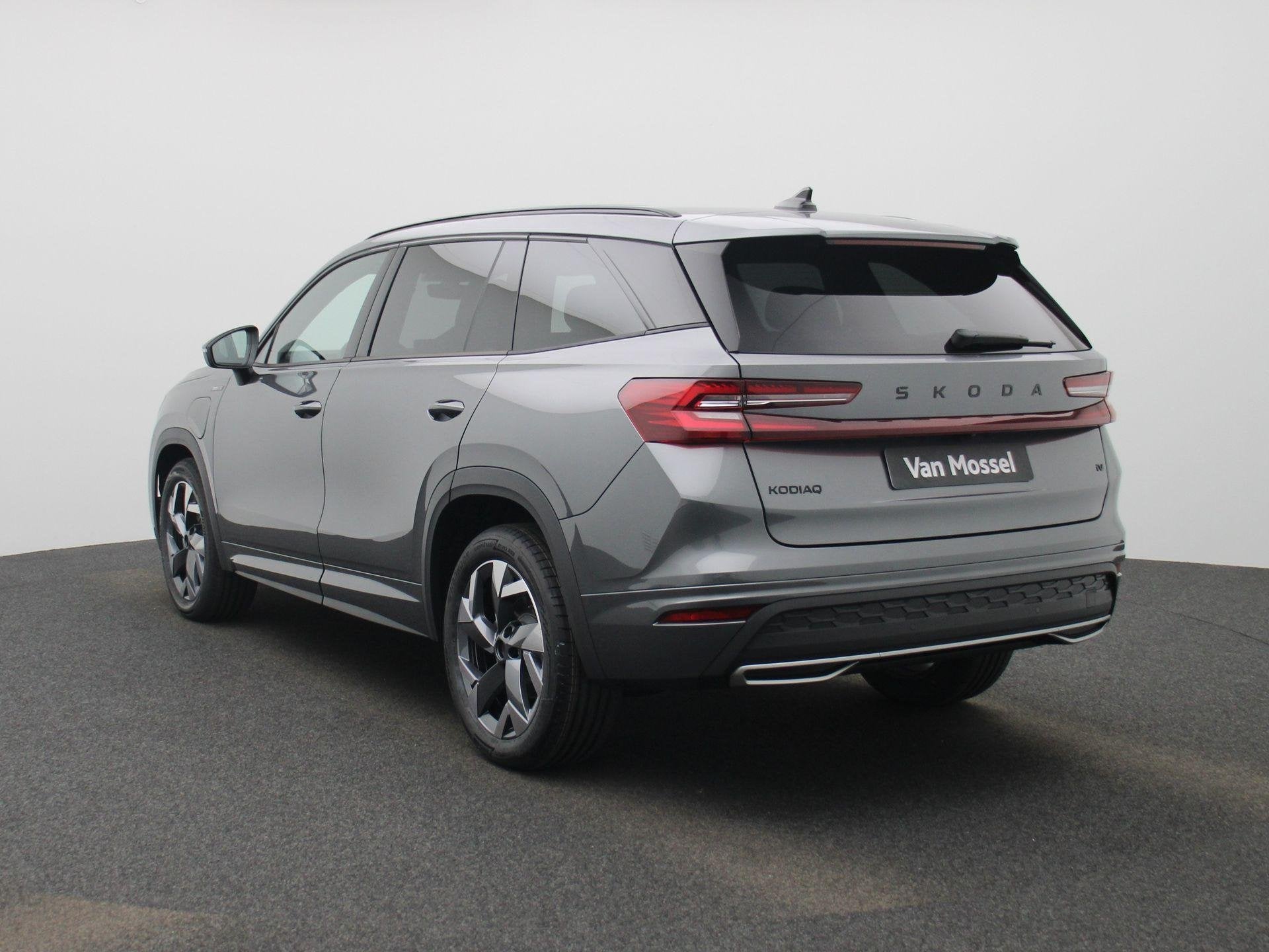 Skoda Kodiaq 1.5 TSI MHEV Sportline Business 7p 150 PK | Aut, Auto's, Dealer onderhouden, 4 cilinders, 150 pk, 7 stoelen