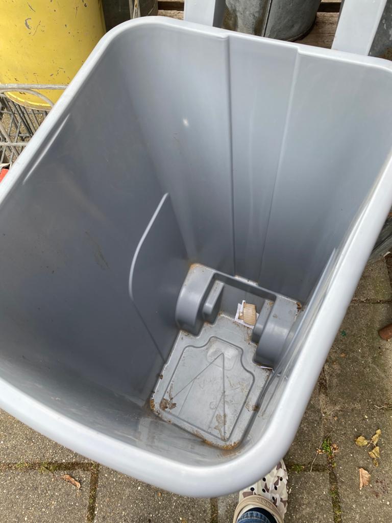 Vuilnisbak 110 liter, grijs-groen  rolcontainer, Ophalen, Kunststof, 40 liter of meer, Zo goed als nieuw