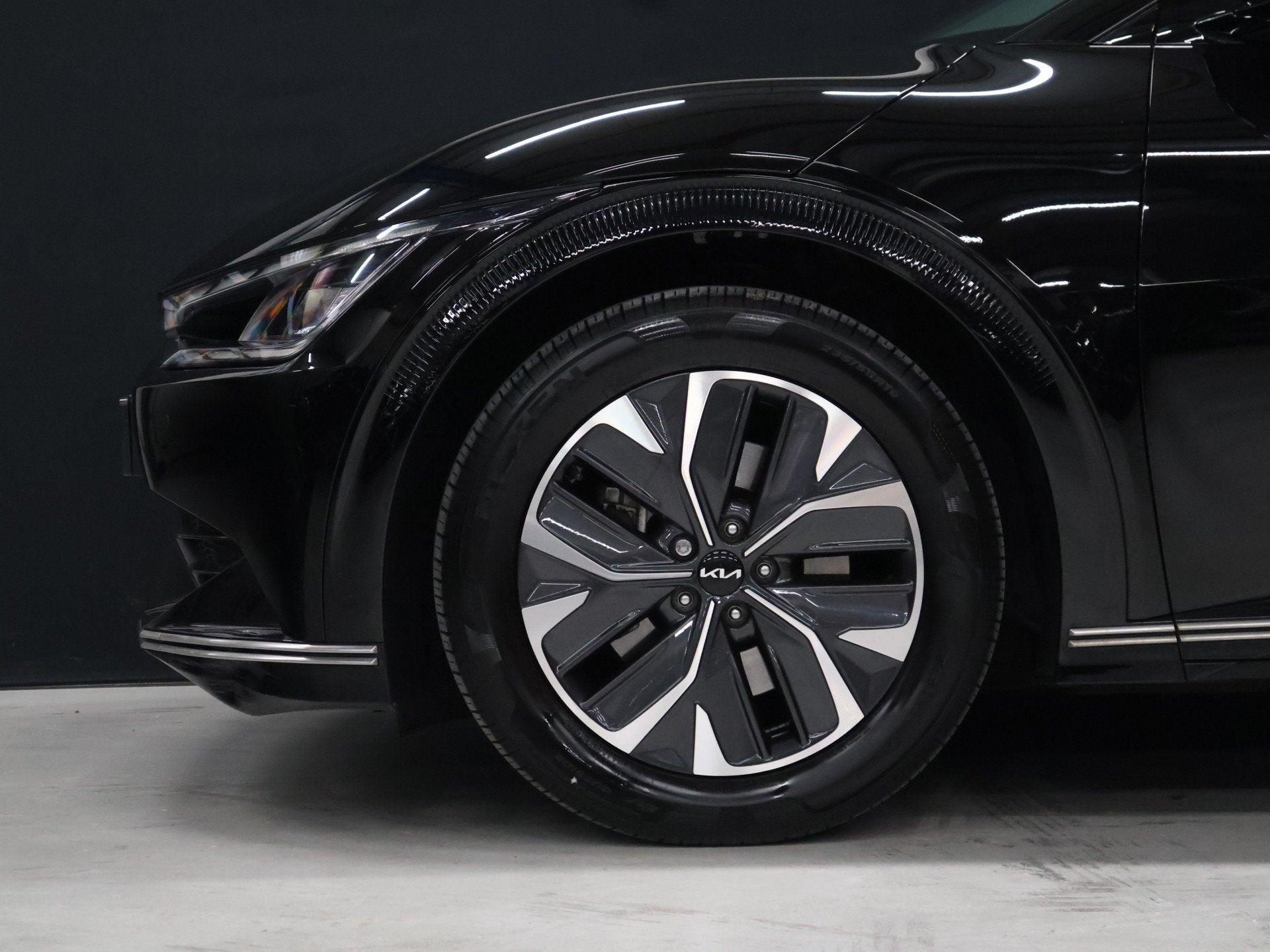 Kia Ev6 Plus 77.4 kWh [MEMORY SEATS, APPLE CARPLAY, ANDROID, Auto's, Kia, Automaat, Achterwielaandrijving, Gebruikt, Zwart
