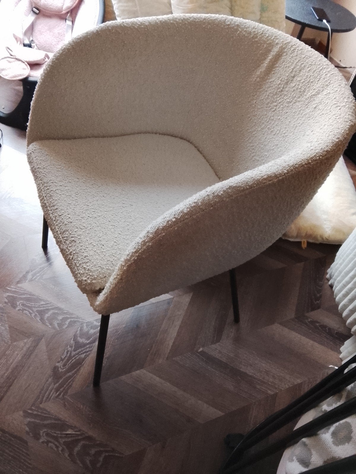 2 x boucle fauteuil wood  karwei, Huis en Inrichting, Fauteuils, Ophalen of Verzenden, Zo goed als nieuw, 75 tot 100 cm, 50 tot 75 cm