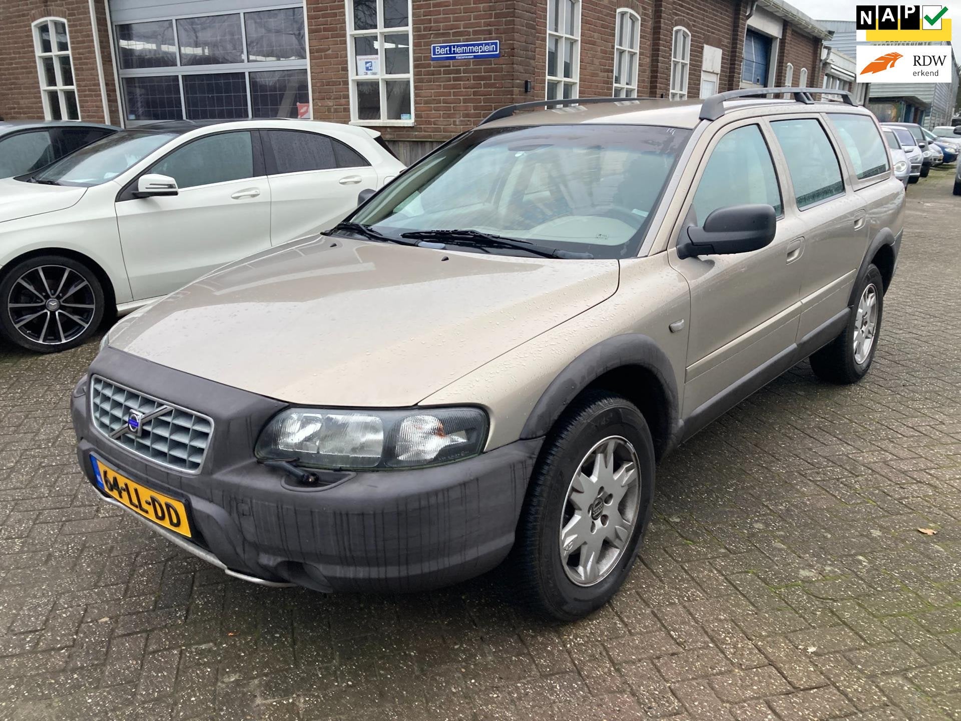 Volvo XC70 2.5 T Geartronic Comfort Line Cross Country Bj 20, XC70, Vierwielaandrijving, Euro 4, 102 €/maand