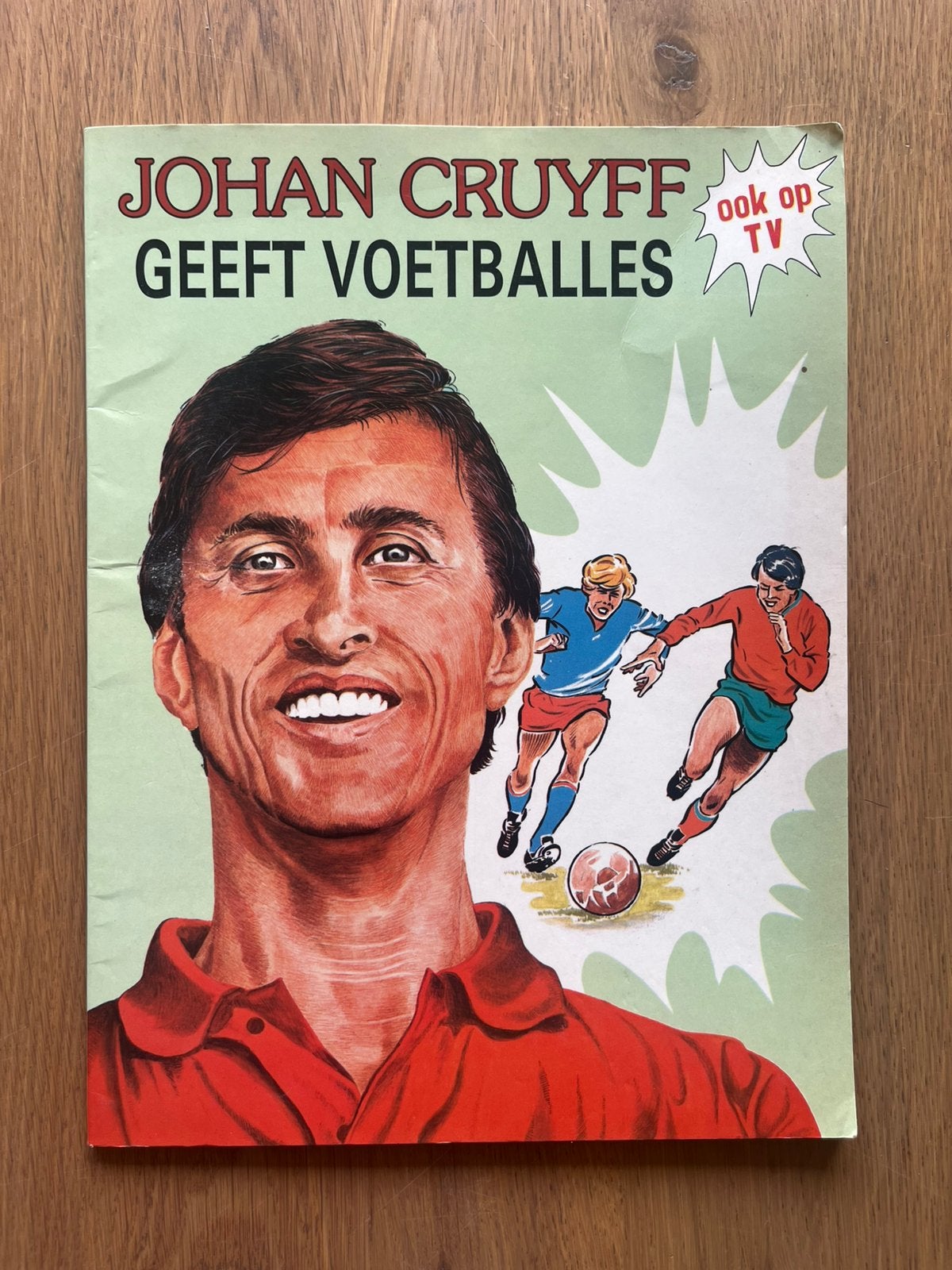 Johan Cruyff geeft voetballes (1984), Boeken, Eén stripboek, Ophalen of Verzenden, Gelezen
