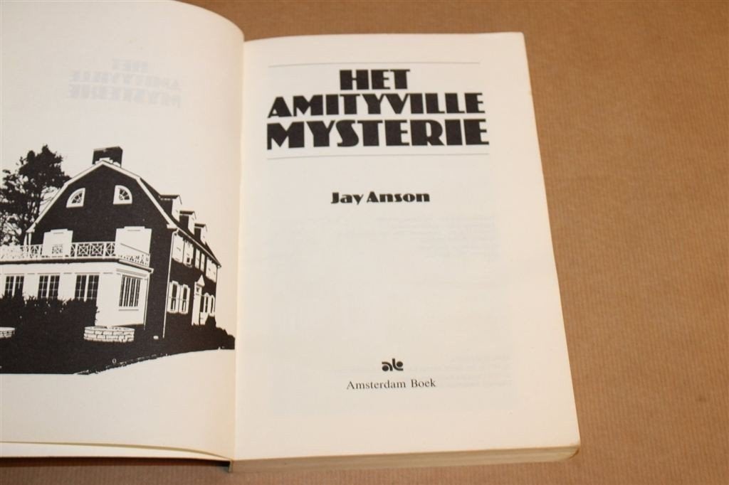 Het Amityville Mysterie — Het Beruchte Spookhuisverhaal, Boeken, Ophalen of Verzenden, Gelezen