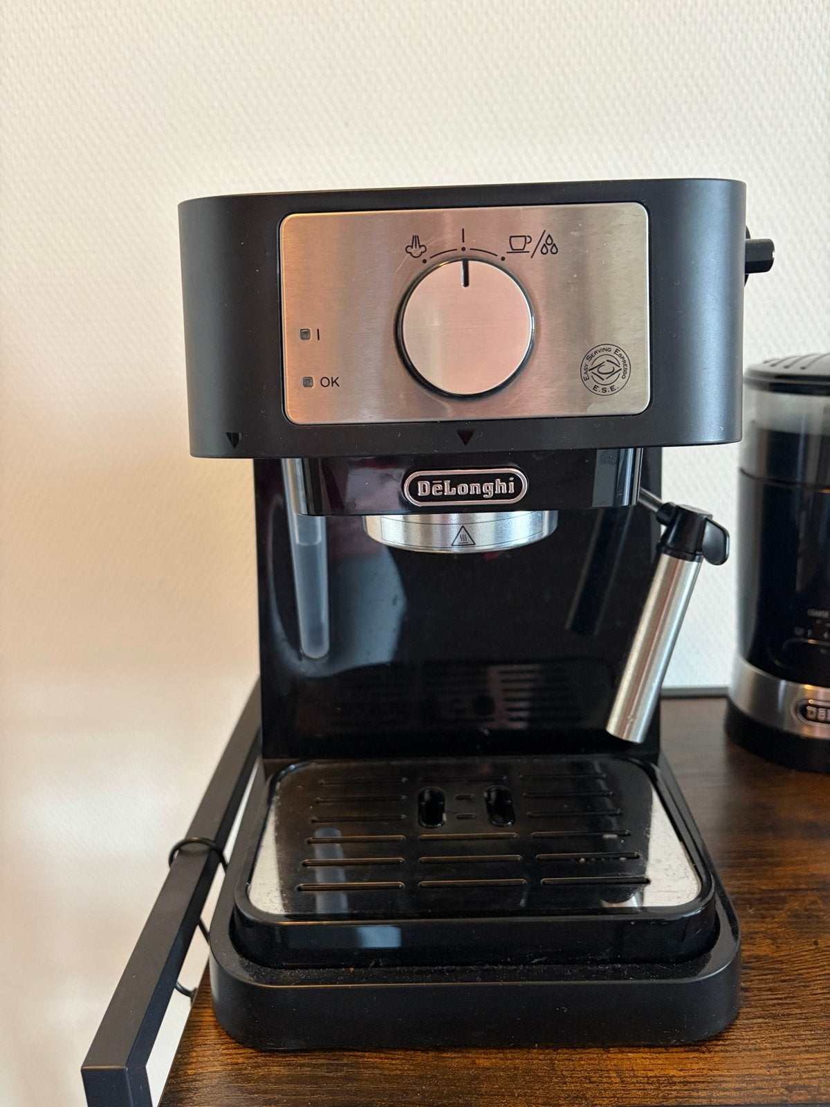 DeLonghi Stilosa EC260.BK Espressomachine, Afneembaar waterreservoir, Espresso apparaat, Gemalen koffie, Ophalen of Verzenden