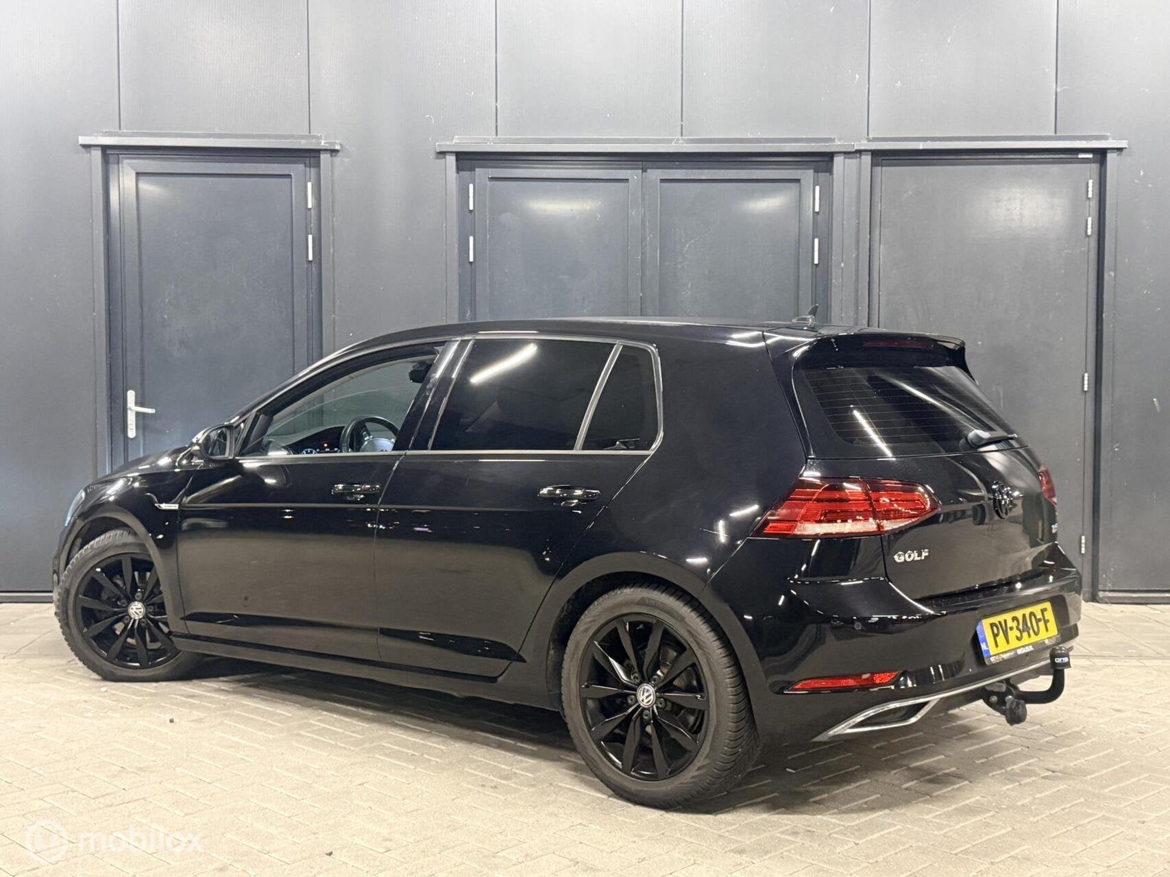 Volkswagen Golf 1.5 TSI Highline|cruise|carplay|virtual|aut, Automatische klimaatregeling, Euro 6, 4 cilinders, Zwart