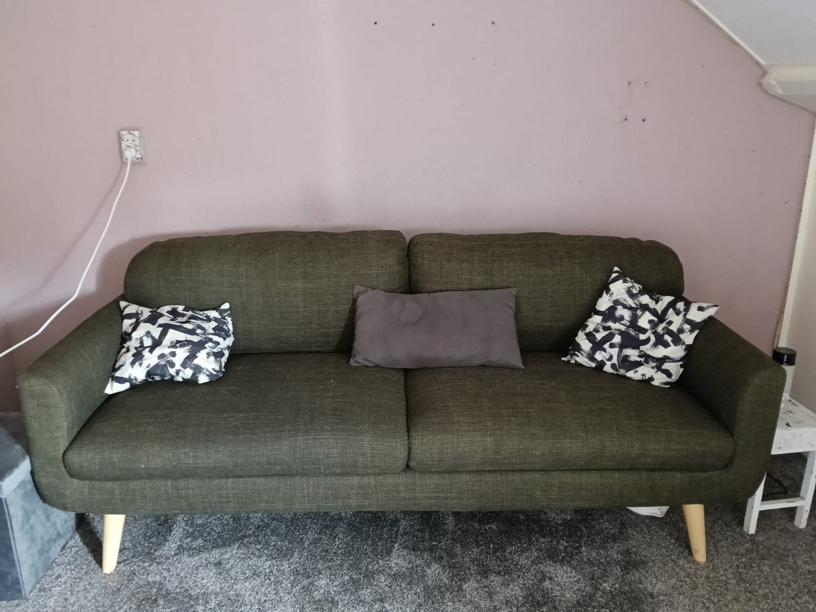 Comfortabele 2-zitsbank in olijfgroen, Huis en Inrichting, Banken | Bankstellen, Ophalen, Gebruikt, 150 tot 200 cm, Tweepersoons