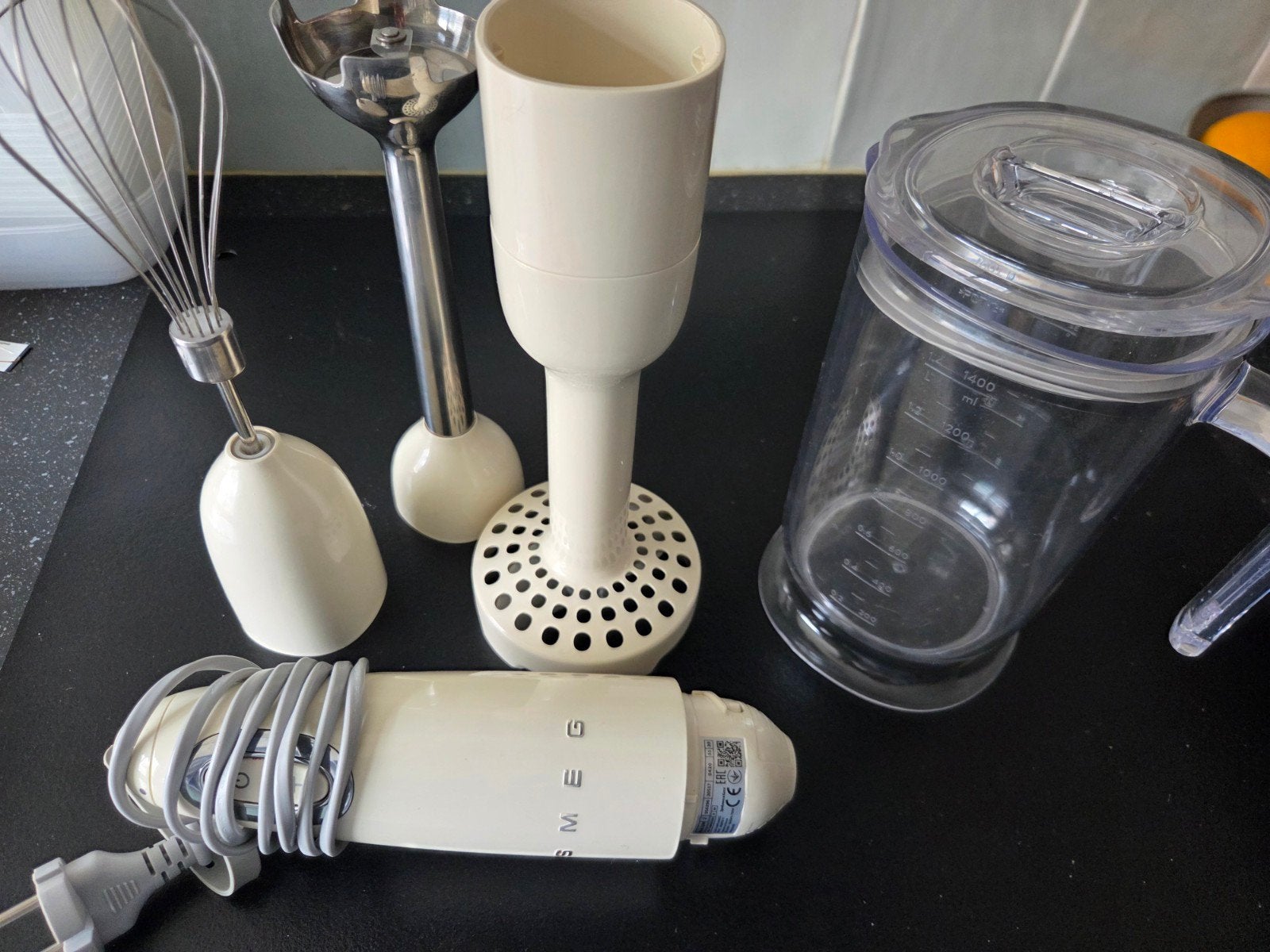 Smeg staafmixer set met garde en maatbeker, 4 liter of meer, Ophalen of Verzenden, Gebruikt, 3 snelheden of meer