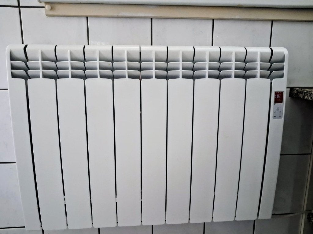 Rointe Electrische Radiator D-Serie  990 watt wit, Ophalen, 30 tot 80 cm, Gebruikt, Hoog rendement (Hr)