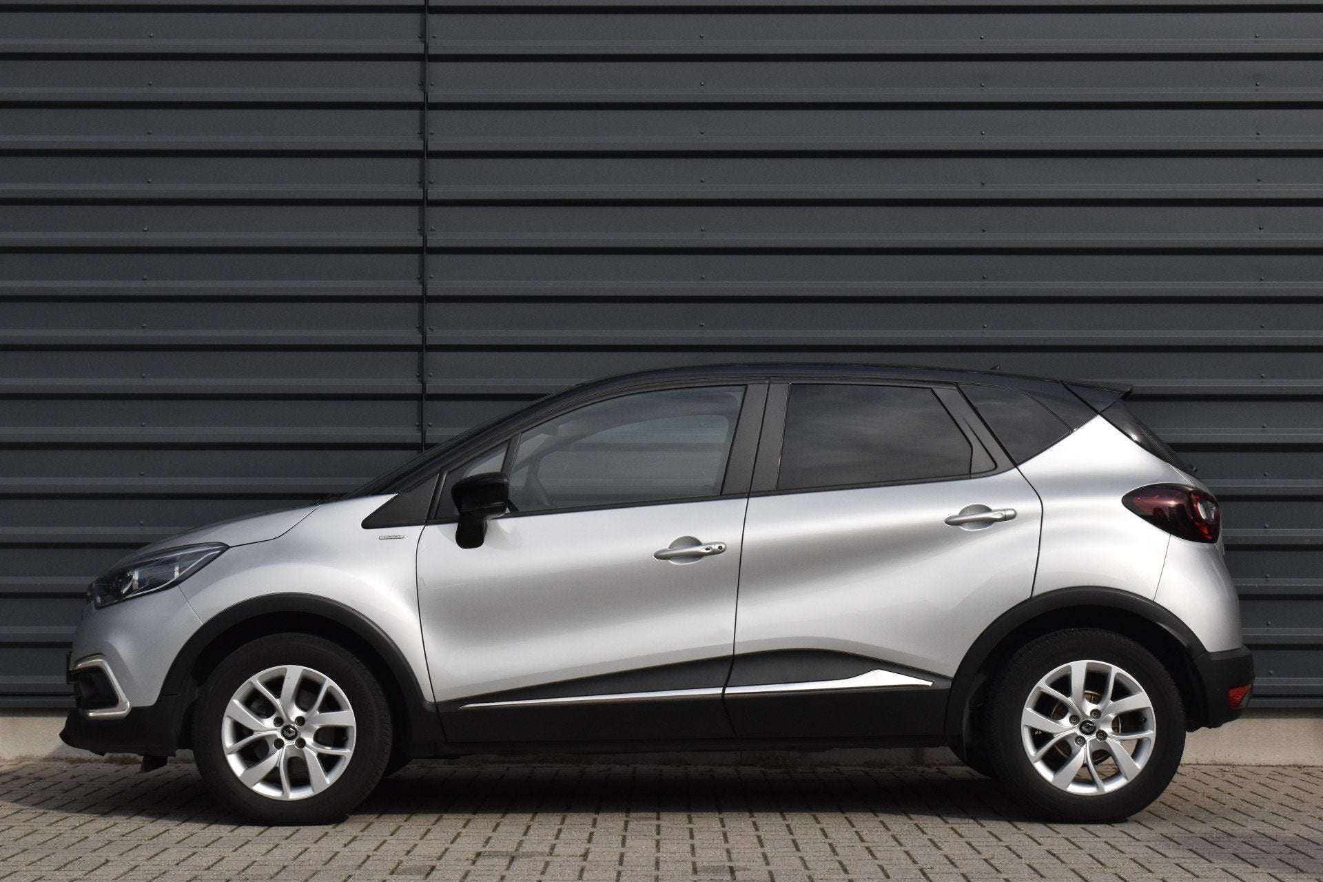 Renault Captur 1.2 TCe Aut. Limited | Trekhaak | Camera | Ke, Stof, Gebruikt, 4 cilinders, 635 kg