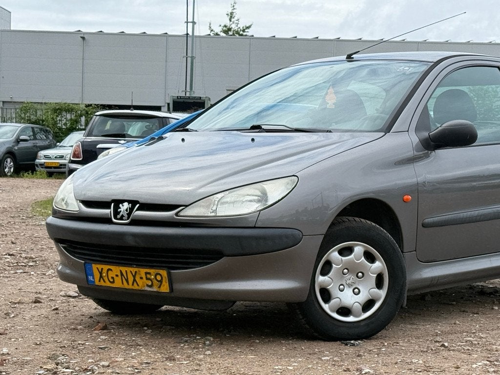 Peugeot 206 1.1 XN/ INRUILKOOPJE, Auto's, Gebruikt, 31 €/maand, 4 cilinders, 60 pk